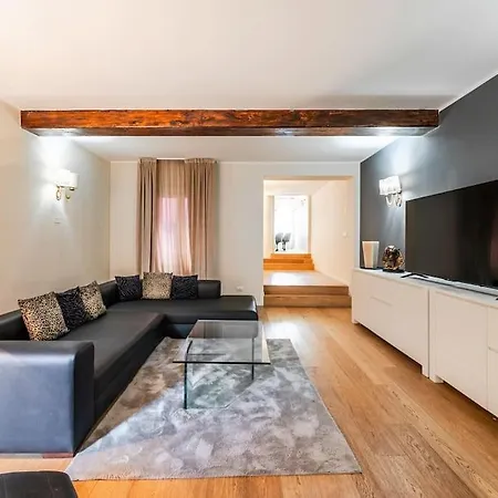 Palazzo Artisti 270mq Penthouse 4 Bedr Jacuzzi * Модена