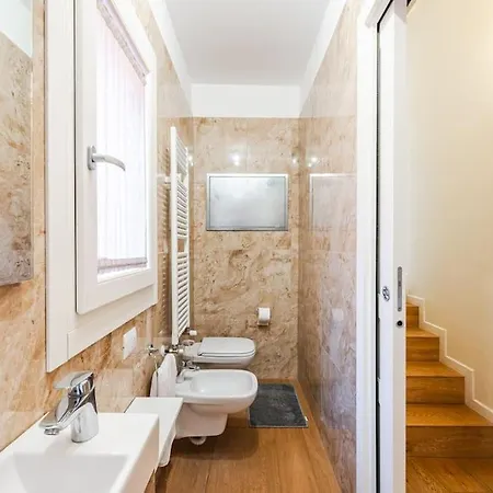 Palazzo Artisti 270mq Penthouse 4 Bedr Jacuzzi * Модена