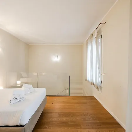 Palazzo Artisti 270mq Penthouse 4 Bedr Jacuzzi Апартаменты *