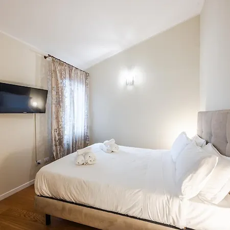 아파트 Palazzo Artisti 270mq Penthouse 4 Bedr Jacuzzi